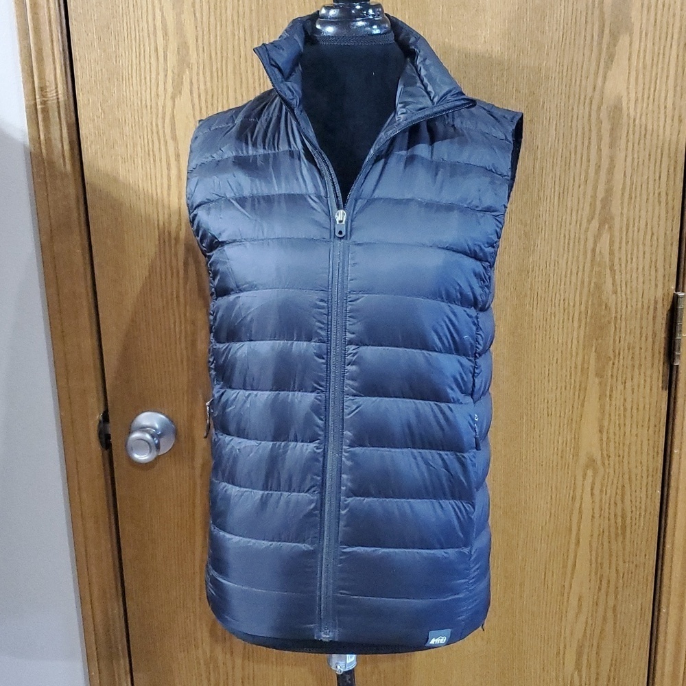 Rei black down filled puffer vest euc